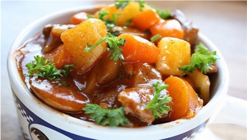Hướng dẫn làm món canh thịt bò khoai tây