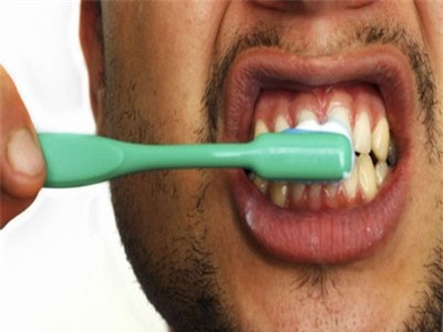 Răng của bạn có đốm trắng kỳ lạ này? Đây là lý do chúng xuất hiện