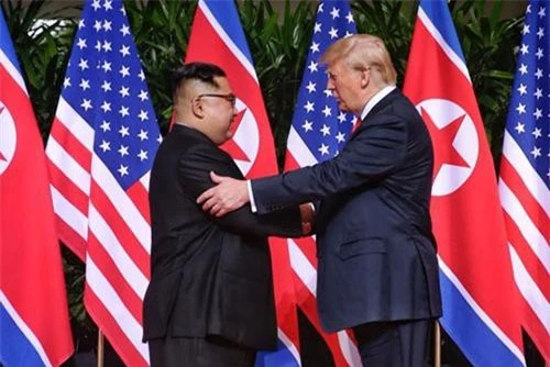 Chủ tịch Triều Tiên Kim Jong-un (trái) và Tổng thống Mỹ Donald Trump. (Ảnh: Yonhap)