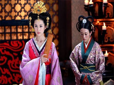 Rùng mình đòn ghen thâm hiểm và tàn độc của 2 bà vợ Đế vương