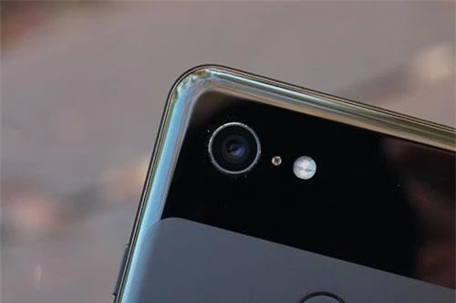 =8. Google Pixel 3 (101 điểm).