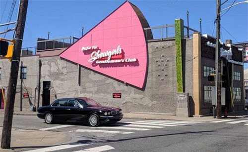 Câu lạc bộ thoát y muốn tạo việc làm cho công chức Mỹ lúc chính phủ đóng cửa