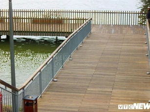 Cận cảnh cầu đi bộ lát gỗ lim siêu sang từng gây tranh cãi ở Huế sau khai trương