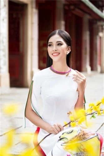 tieu vy duyen dang trong ta ao dai o tuoi 18 xuan thi hinh 11