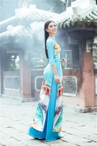 tieu vy duyen dang trong ta ao dai o tuoi 18 xuan thi hinh 5