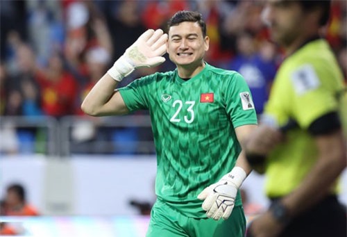 Báo Anh phát sốt, gọi Văn Lâm là 'người hùng' của trận đấu