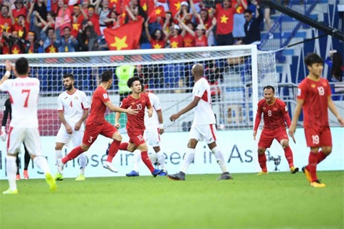 HLV Lê Thụy Hải: 'Việt Nam vào tứ kết gặp Nhật Bản thì rất khó'