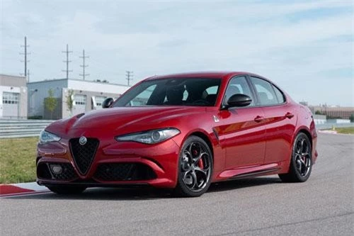 1. Alfa Romeo Giulia Quadrifoglio 2019.