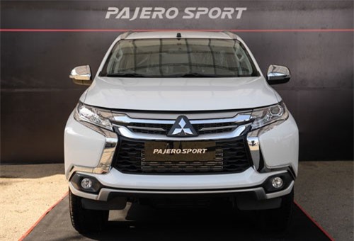 Mitsubishi Pajero Sport thêm bản số sàn, giá 980 triệu đồng