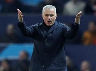 Jose Mourinho suýt chết ngạt vì lách luật UEFA