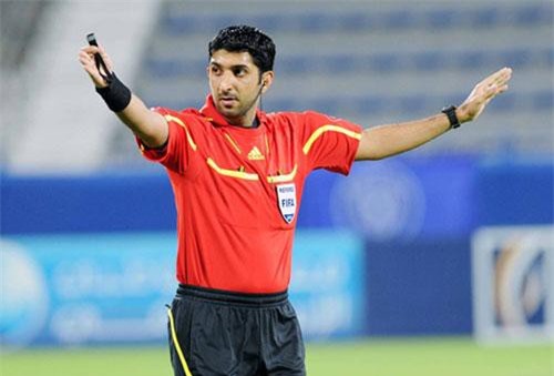 Trọng tài chủ nhà điều khiển trận đấu Việt Nam – Nhật Bản