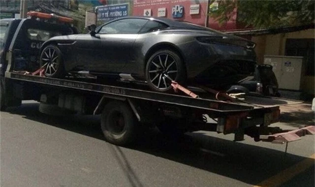 Aston Martin DB11 sử dụng động cơ V8 bất ngờ xuất hiện tại Việt Nam - Ảnh 2.