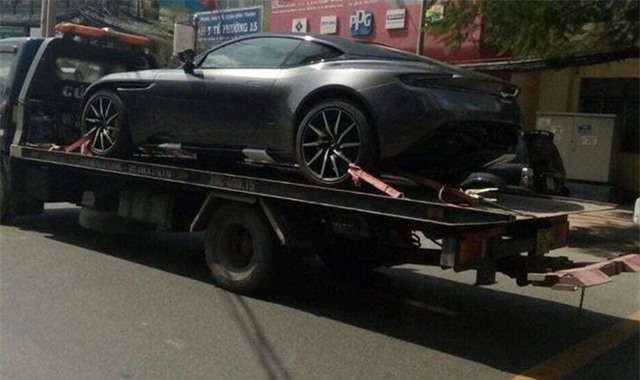 Aston Martin DB11 sử dụng động cơ V8 bất ngờ xuất hiện tại Việt Nam
