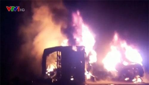 Xe bus va chạm với xe tải ở Pakistan, 26 người thiệt mạng