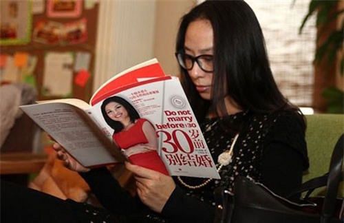 Công ty Trung Quốc cho nhân viên nữ nghỉ thêm 8 ngày để... "thoát ế"!