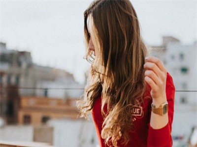 Muốn có mái tóc luôn suôn thẳng, vào nếp thì con gái đừng bỏ qua những mẹo này