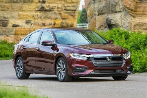 4. Honda Insight 2019 (giá khởi điểm: 22.830 USD).