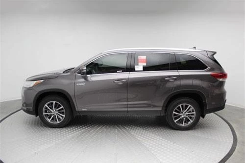 6. Toyota Highlander 2019 (giá khởi điểm: 31.330 USD).