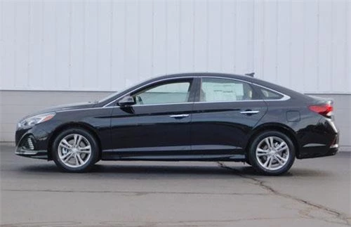 7. Hyundai Sonata 2019 (giá khởi điểm: 22.300 USD).