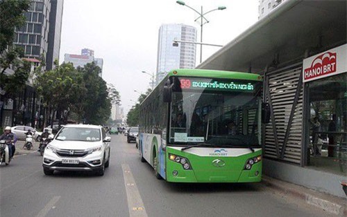Ôtô đi vào làn xe buýt BRT bị phạt bao nhiêu tiền?