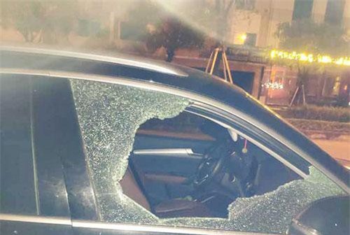 Đà Nẵng: Đập nát cửa kính xe Audi Q5, lấy trộm 35 triệu đồng