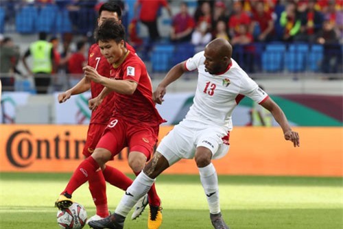 Quang Hải đau nhẹ trước trận tứ kết với Nhật Bản