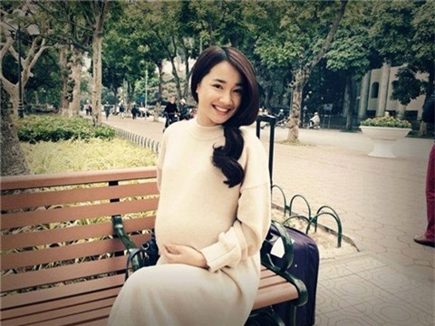 Hot: Nhã Phương đã hạ sinh con gái đầu lòng cho Trường Giang?