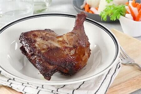 Clip: Đùi vịt một nắng chiên giòn ngon hết sẩy