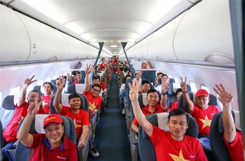 Hàng trăm CĐV sang Dubai 'tiếp lửa' cho ĐT Việt Nam