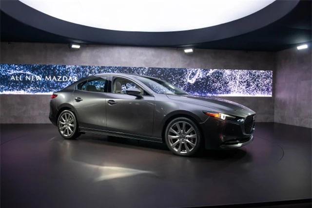 Top 10 xe hơi lý tưởng cho gia đình 4 người: Mazda 3 góp mặt. Trang AB vừa bầu chọn ra 10 mẫu xe hơi lý tưởng nhất cho gia đình 4 người. Tiêu chí mà họ đưa ra để lựa chọn gồm thiết kế, không gian nội thất, giá bán. (CHI TIẾT)