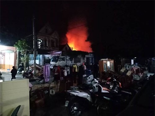 Hà Tĩnh: Ba nhà dân bị thiêu rụi hoàn toàn trong ngày giáp Tết