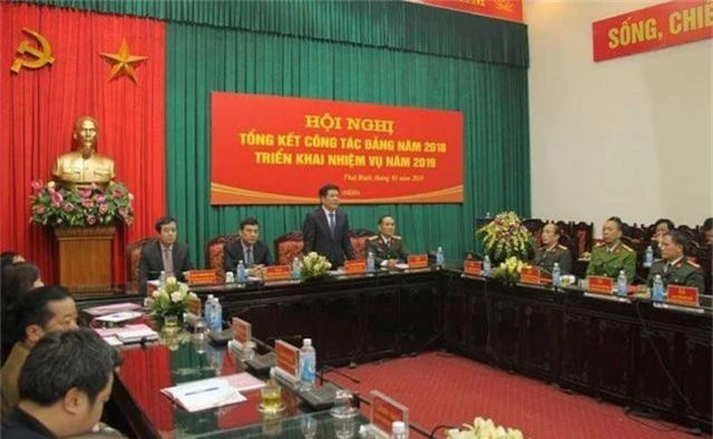 Bắt một công nhân là nghi can thực hiện vụ cướp ngân hàng - 1