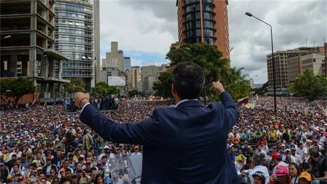 Biểu tình bùng phát tại Venezuela sau khi lãnh đạo đối lập tự nhận là tổng thống lâm thời - 10