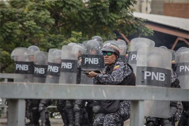 Biểu tình bùng phát tại Venezuela sau khi lãnh đạo đối lập tự nhận là tổng thống lâm thời - 6