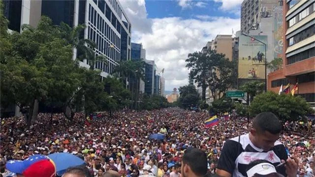 Biểu tình bùng phát tại Venezuela sau khi lãnh đạo đối lập tự nhận là tổng thống lâm thời - 8