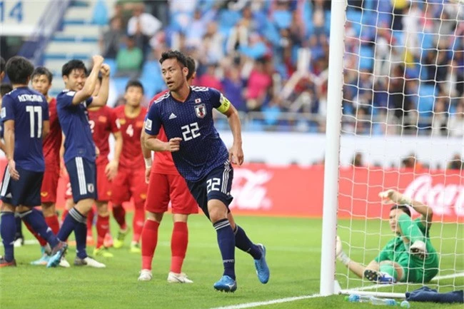 Lần đầu được áp dụng tại Asian Cup 2019, công nghệ VAR đã cứu Việt Nam 1 bàn thua trông thấy - Ảnh 1.