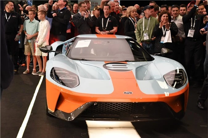 Siêu xe Ford GT Heritage Edition 2019 đầu tiên chốt giá 2,5 triệu USD Siêu xe Ford GT Heritage Edition 2019 đầu tiên chốt giá 2,5 triệu USD