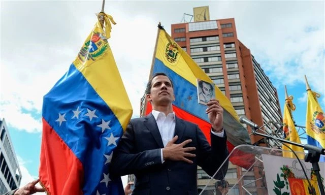 Tự nhận tổng thống lâm thời, chính trị gia 35 tuổi “dậy sóng” chính trường Venezuela - 1