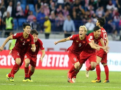 MC Lại Văn Sâm nói gì về ĐT Việt Nam mà nửa tiếng được nghìn like?