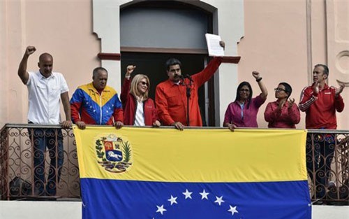 Venezuela cắt đứt quan hệ ngoại giao, ra tối hậu thư cho Mỹ