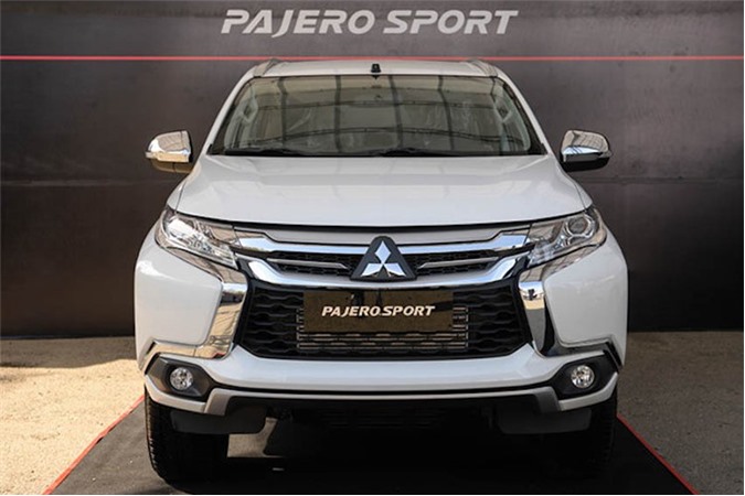 Chi tiết xe Mitsubishi Pajero Sport giá 980 triệu đồng ở Việt Nam