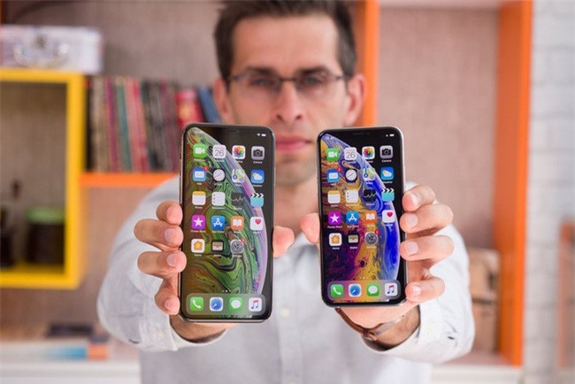 Apple sắp khai tử màn hình LCD trên iPhone