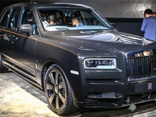 Ngắm Rolls-Royce Cullinan giá 1,5 triệu USD tại Malaysia, sắp về Việt Nam