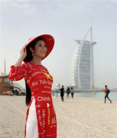 Hoa hậu Ngọc Hân được tỏ tình từ đầu đến cuối chợ vàng Dubai - 4