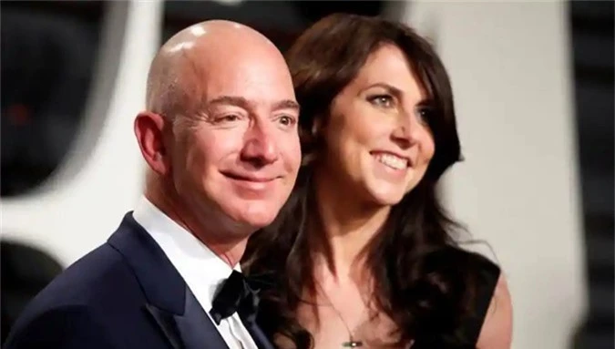 Jeff Bezos và người vợ 25 năm MacKenzie đang tiến hành các thủ tục cần thiết để ly hôn. Ảnh: Reuters. 