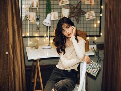 Thiếu nữ Quảng Ninh gây 'bão mạng' chỉ với một bức ảnh đeo kính cận