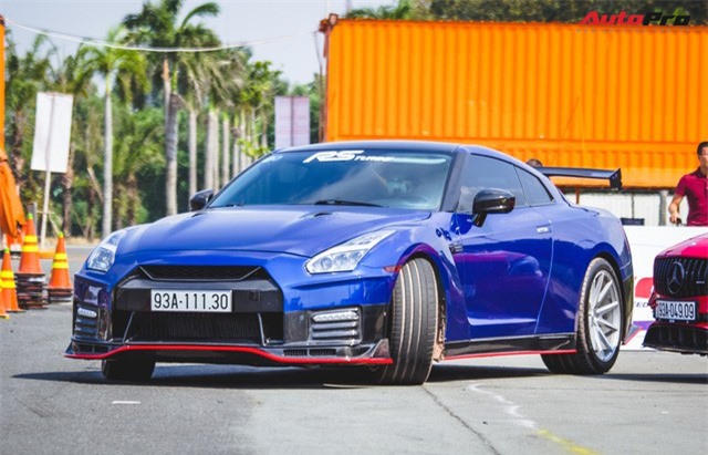 Chùm ảnh dàn xe hiệu suất cao tụ tập và náo loạn trường đua Đại Nam