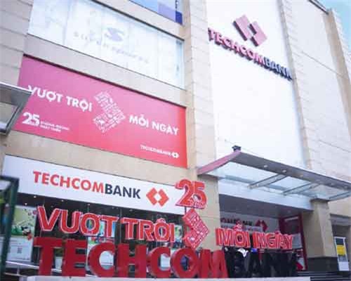 Lần đầu tiên Techcombank đạt lợi nhuận trên 10 ngàn tỷ đồng