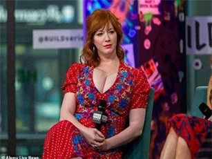 Choáng với vòng 3 'khủng' của Christina Hendricks