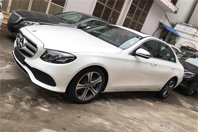 Cận cảnh Mercedes-Benz E-Class 2019 hơn 2 tỷ tại Việt Nam Can canh Mercedes-Benz E-Class 2019 hon 2 ty tai Viet Nam